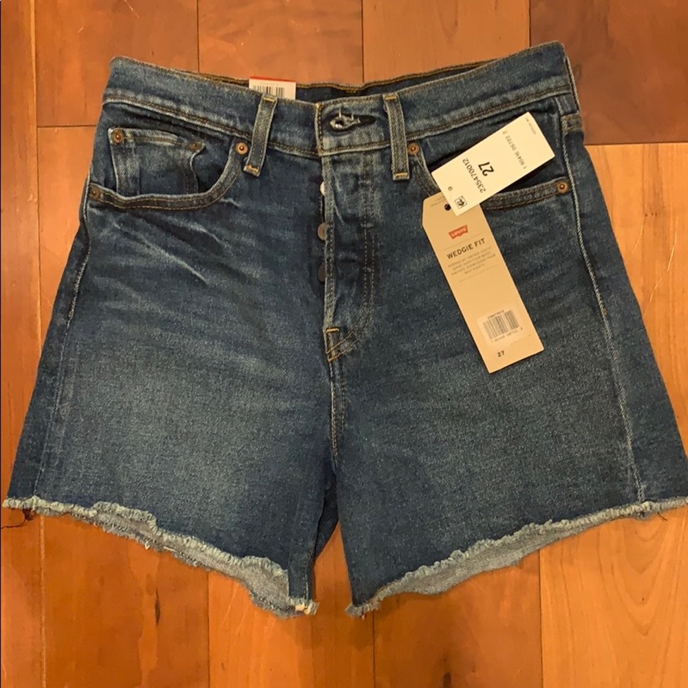 Levi’s Wedgie Fit Jean Shorts